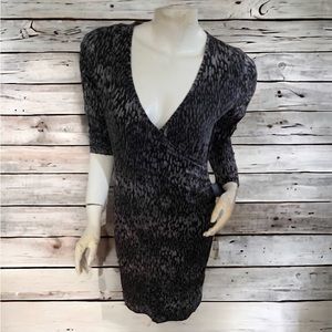 ❄️ 50% off winter Banana Republic geometric print V neck stretch casual dress S